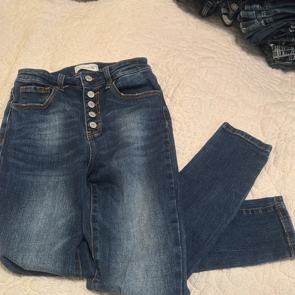 Gently used capris - Picture 4 of 6